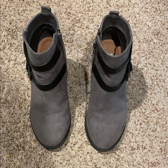 Coach Gray Ankle Boots with Black Straps 7.5M like new - Picture 1 of 7